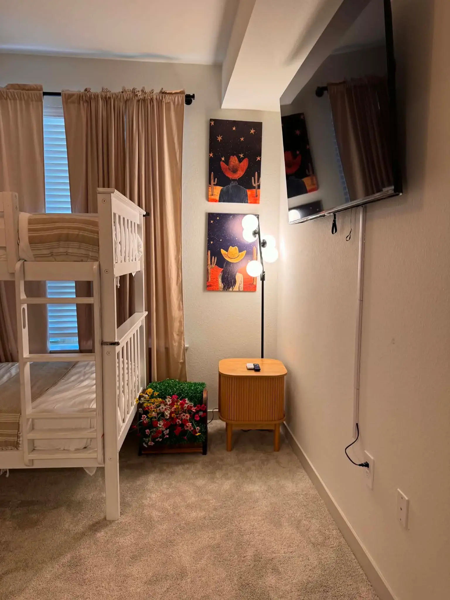 Bunk nook with a TV