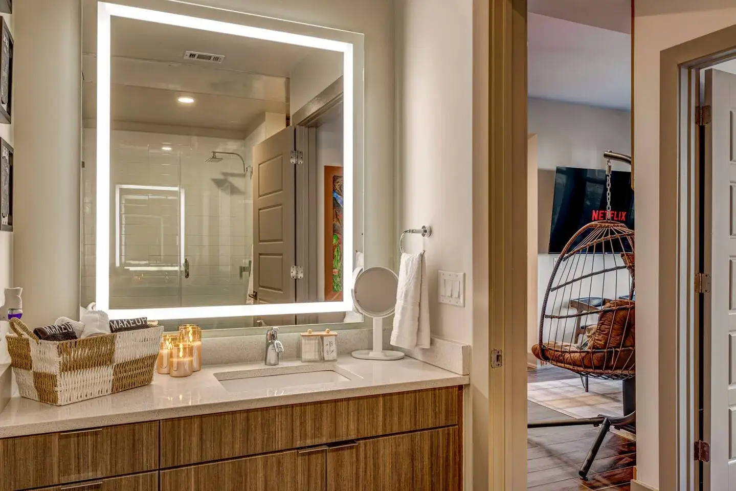 Walkable Legacy West King Retreat with Pool, photograph 17
