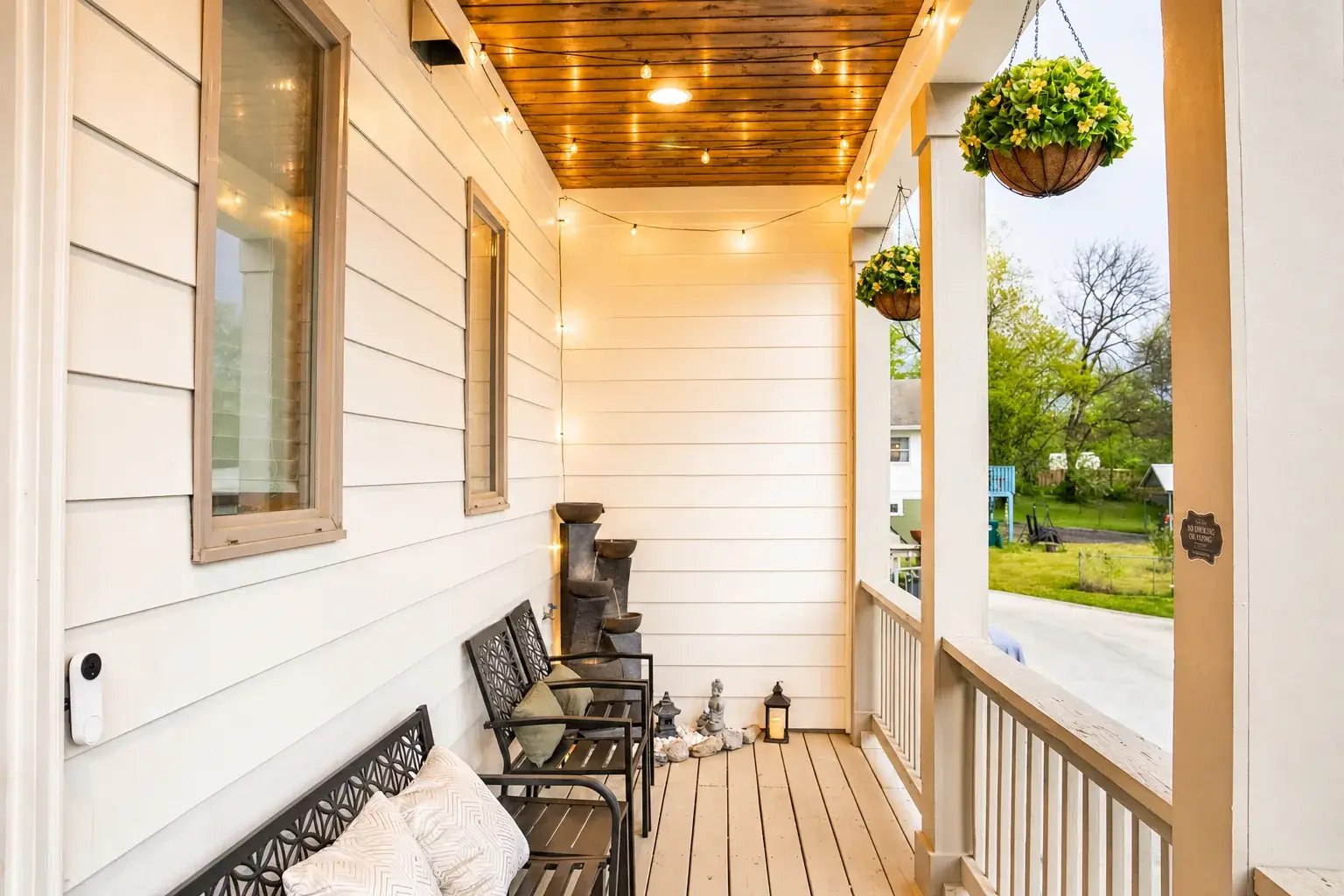 Stylish North Shore Townhouse, photograph 29